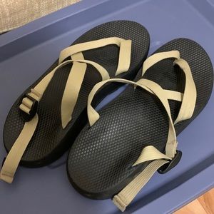 Men’s Chacos Size 13